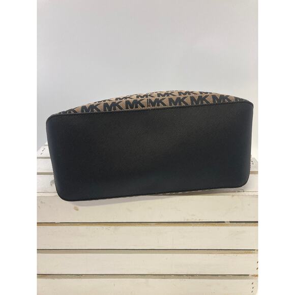 MICHAEL KORS, LARGE CANVAS SIGNATURE PRINT SHOULDER BAG - Picture 7 of 11